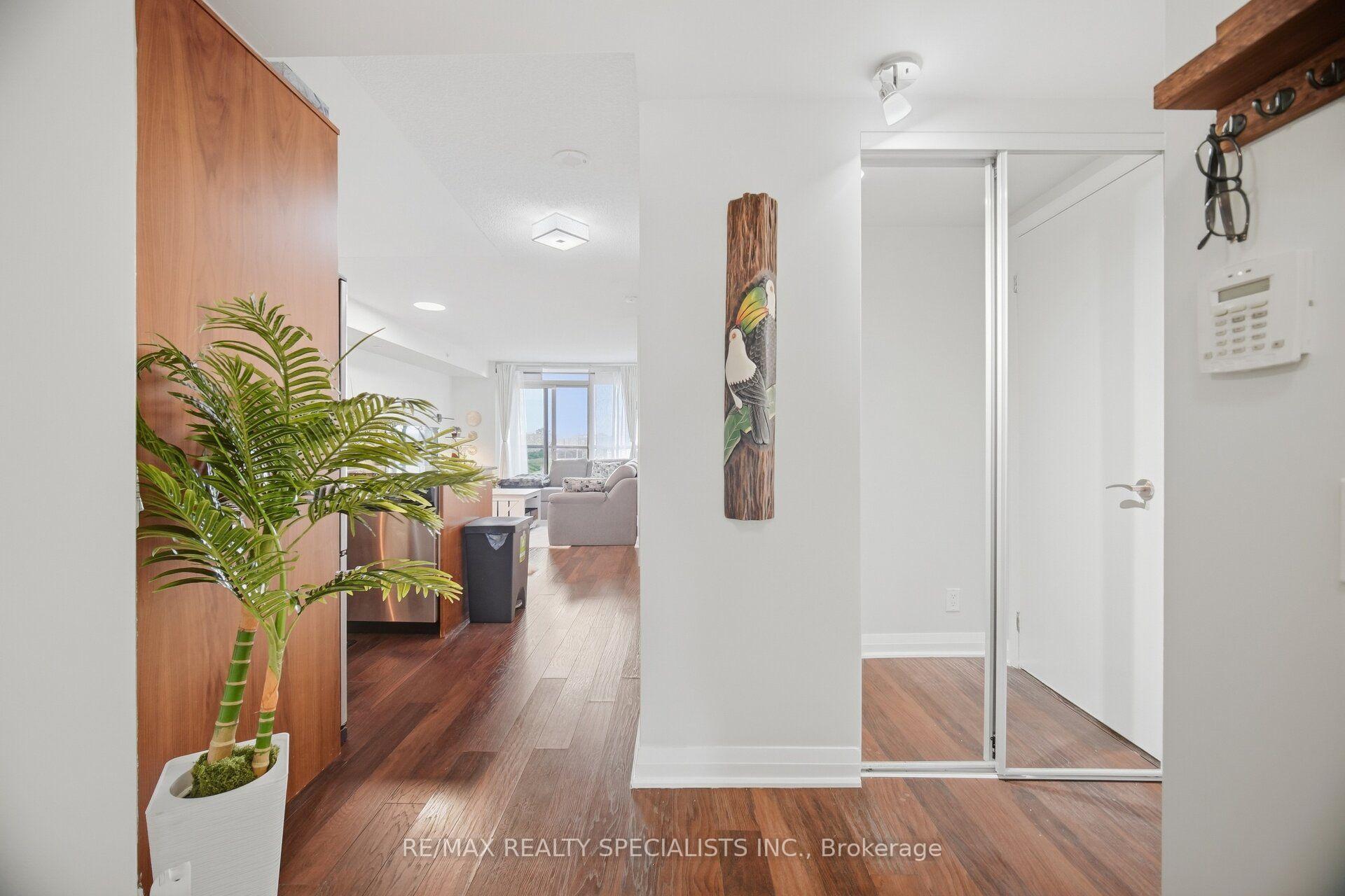 Photo 15 of Unit 901, 5 Valhalla Inn Road, Etobicoke, Islington-City Centre West — HOMEH