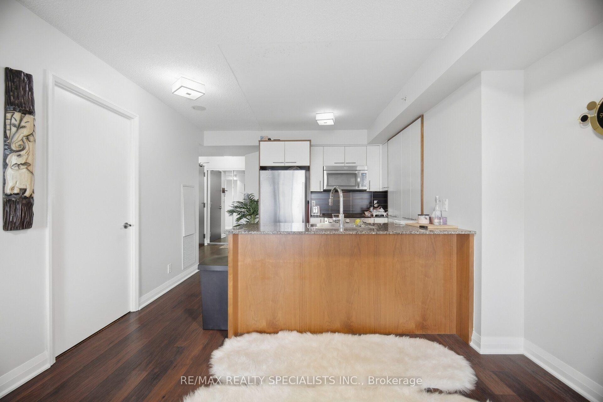 Photo 17 of Unit 901, 5 Valhalla Inn Road, Etobicoke, Islington-City Centre West — HOMEH