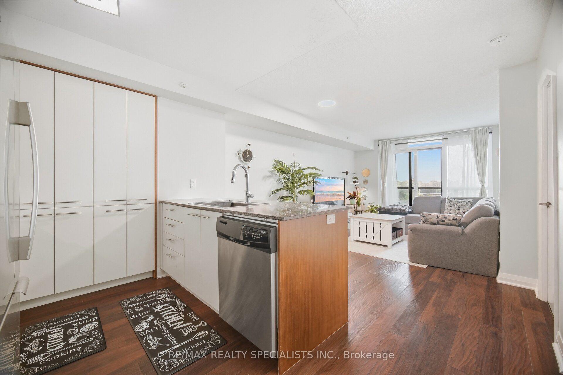 Photo 1 of Unit 901, 5 Valhalla Inn Road, Etobicoke, Islington-City Centre West — HOMEH
