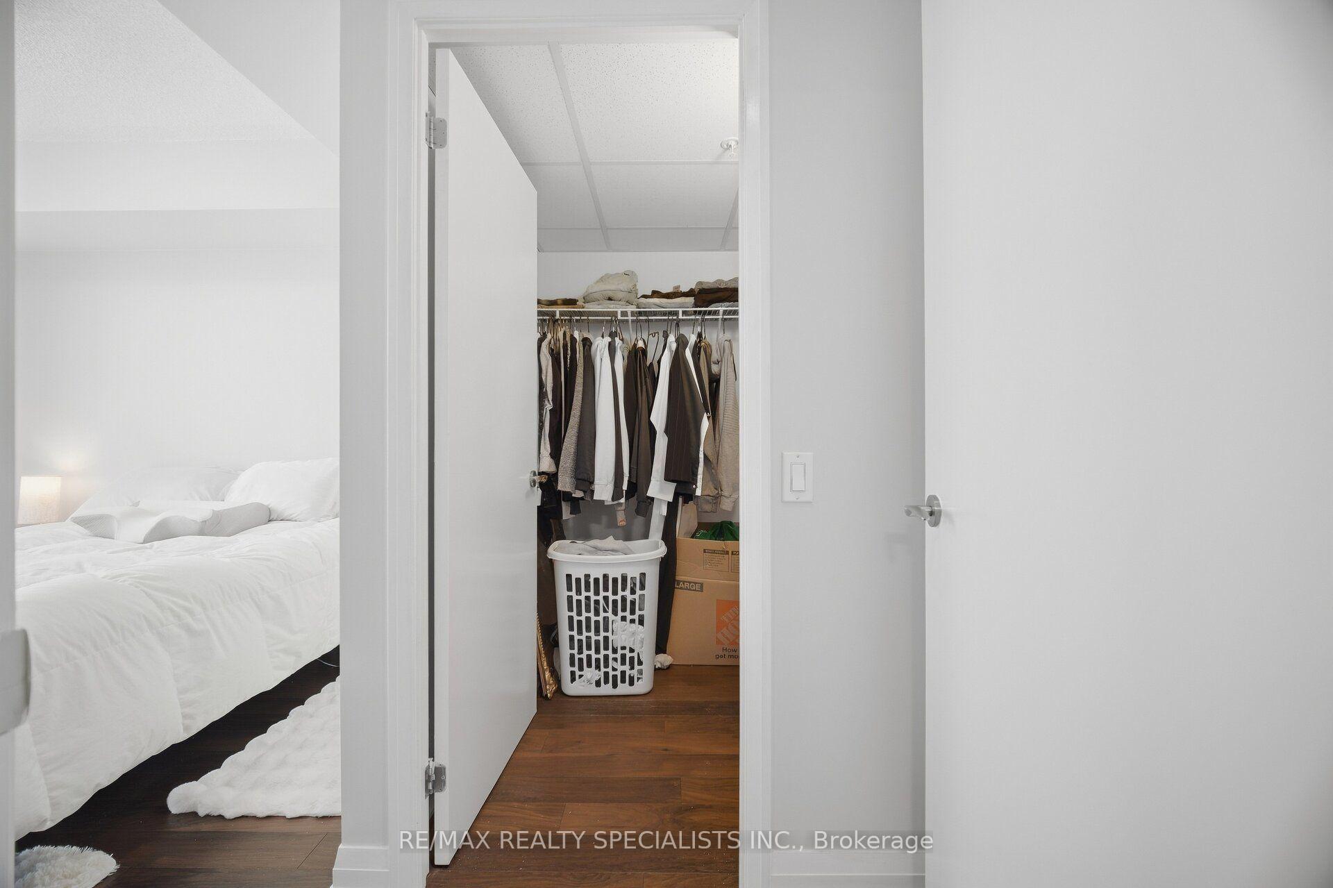 Photo 43 of Unit 901, 5 Valhalla Inn Road, Etobicoke, Islington-City Centre West — HOMEH