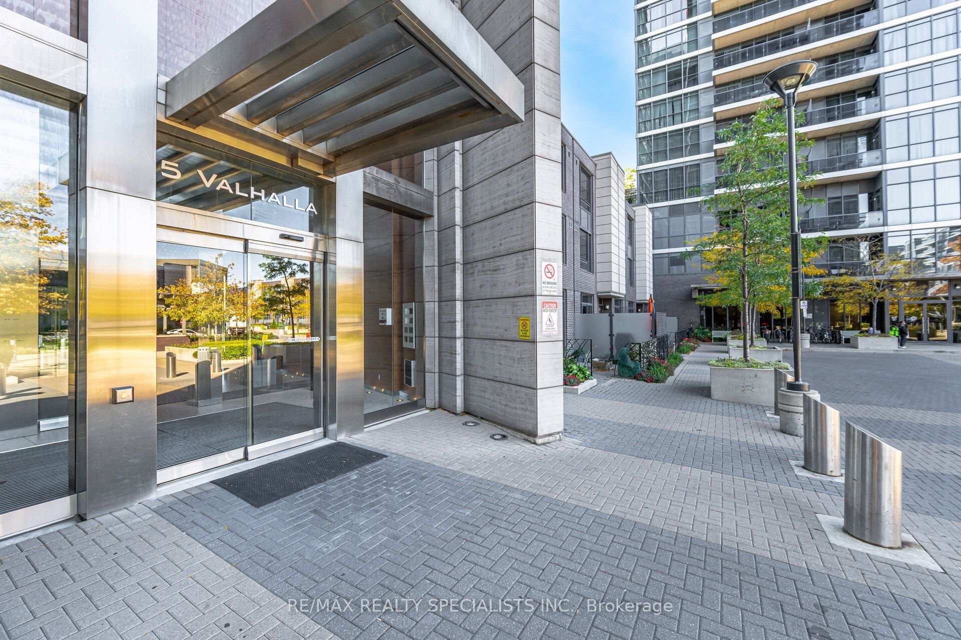 Photo 67 of Unit 901, 5 Valhalla Inn Road, Etobicoke, Islington-City Centre West — HOMEH