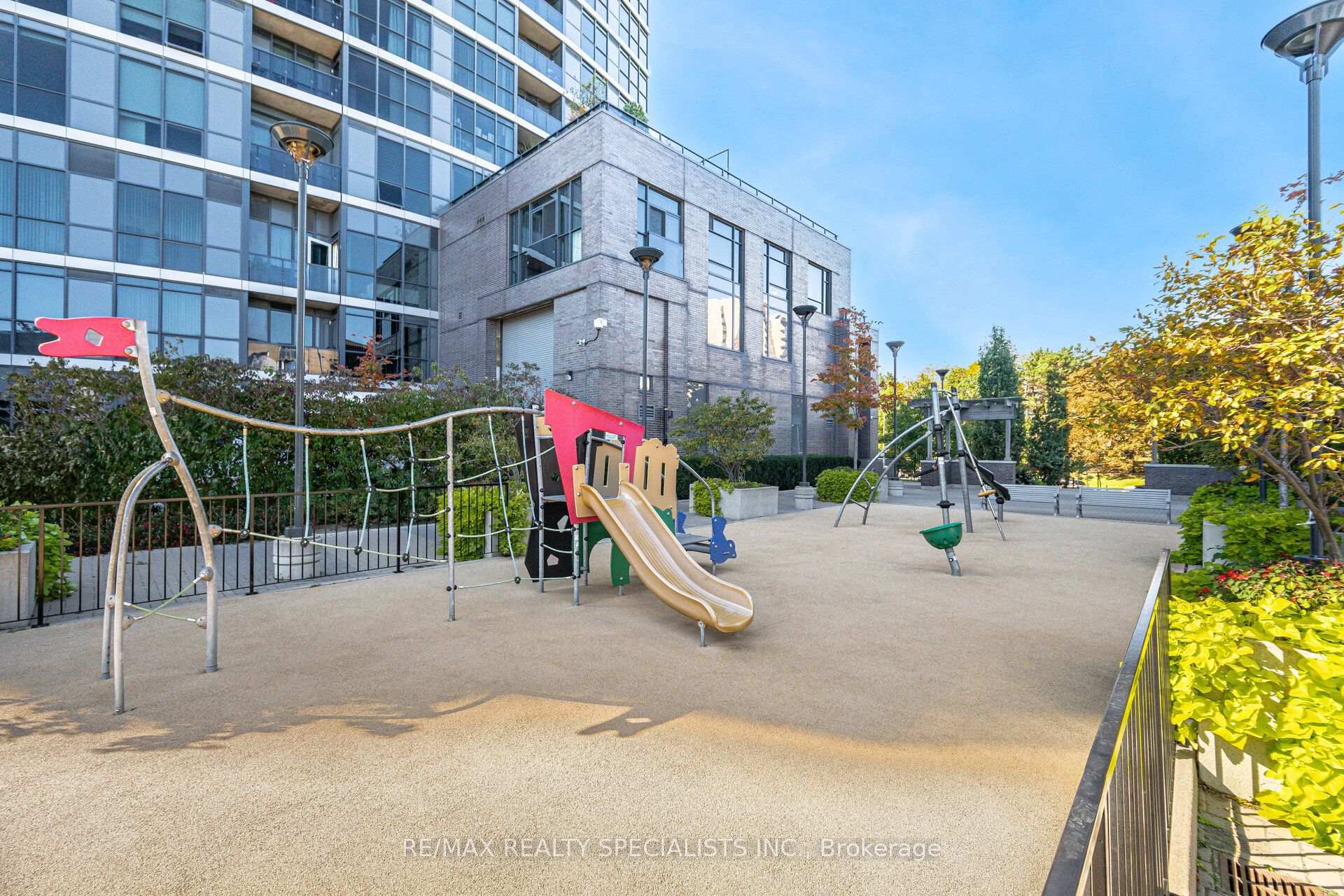Photo 68 of Unit 901, 5 Valhalla Inn Road, Etobicoke, Islington-City Centre West — HOMEH