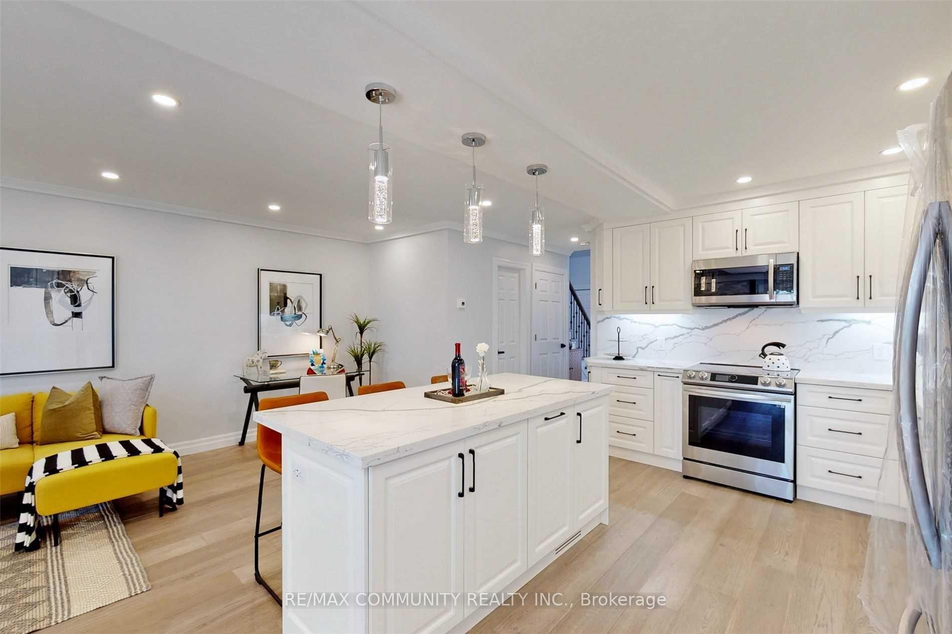Photo 3 of 1216 Charlotte Circle, Pickering, Liverpool — HOMEH