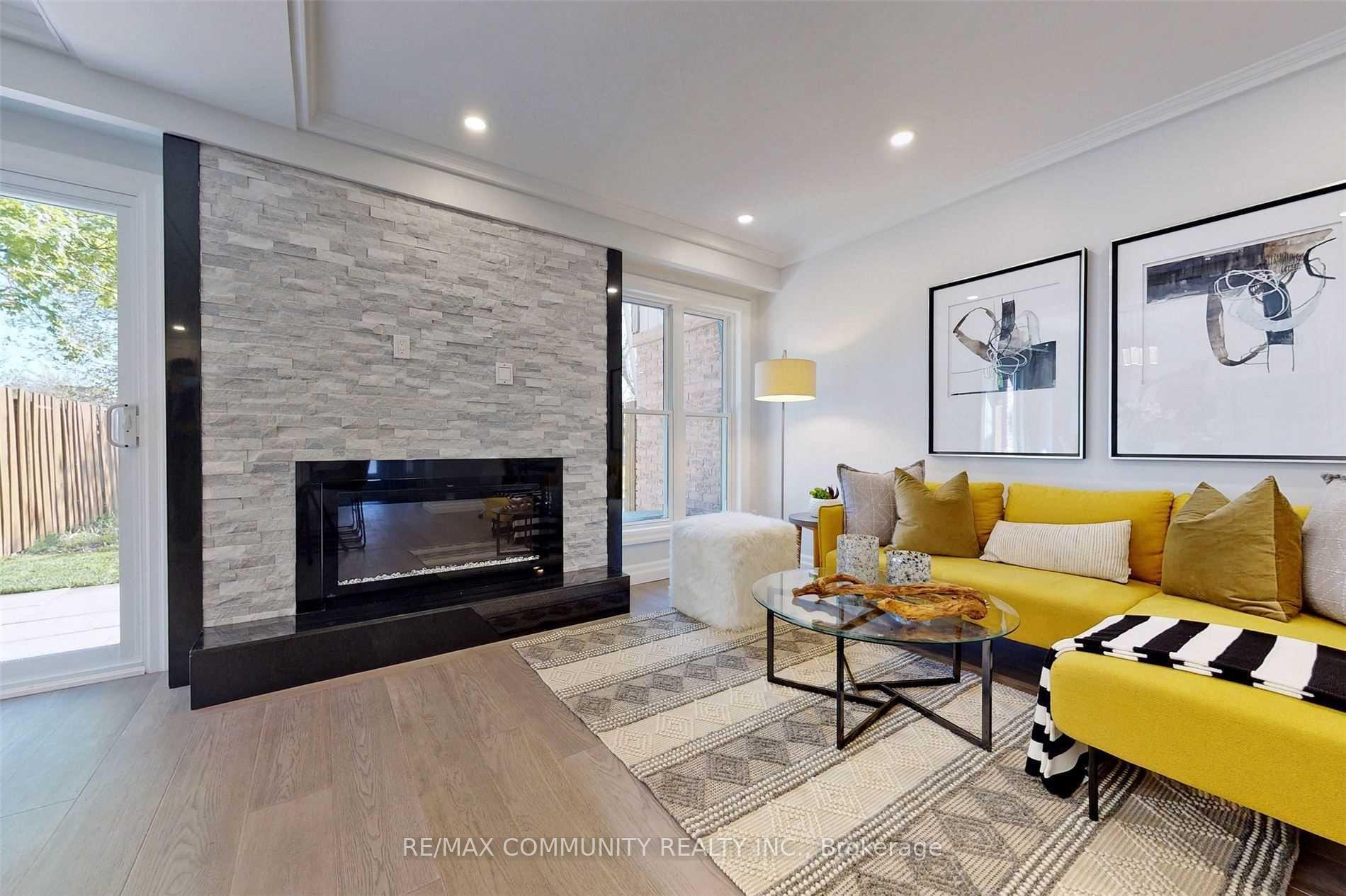Photo 8 of 1216 Charlotte Circle, Pickering, Liverpool — HOMEH