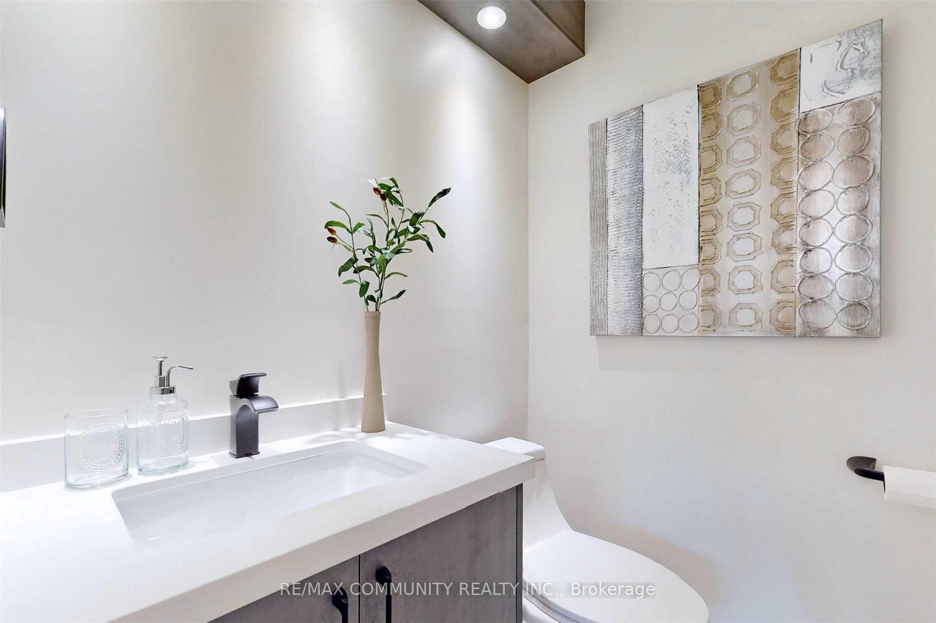 Photo 18 of 1216 Charlotte Circle, Pickering, Liverpool — HOMEH