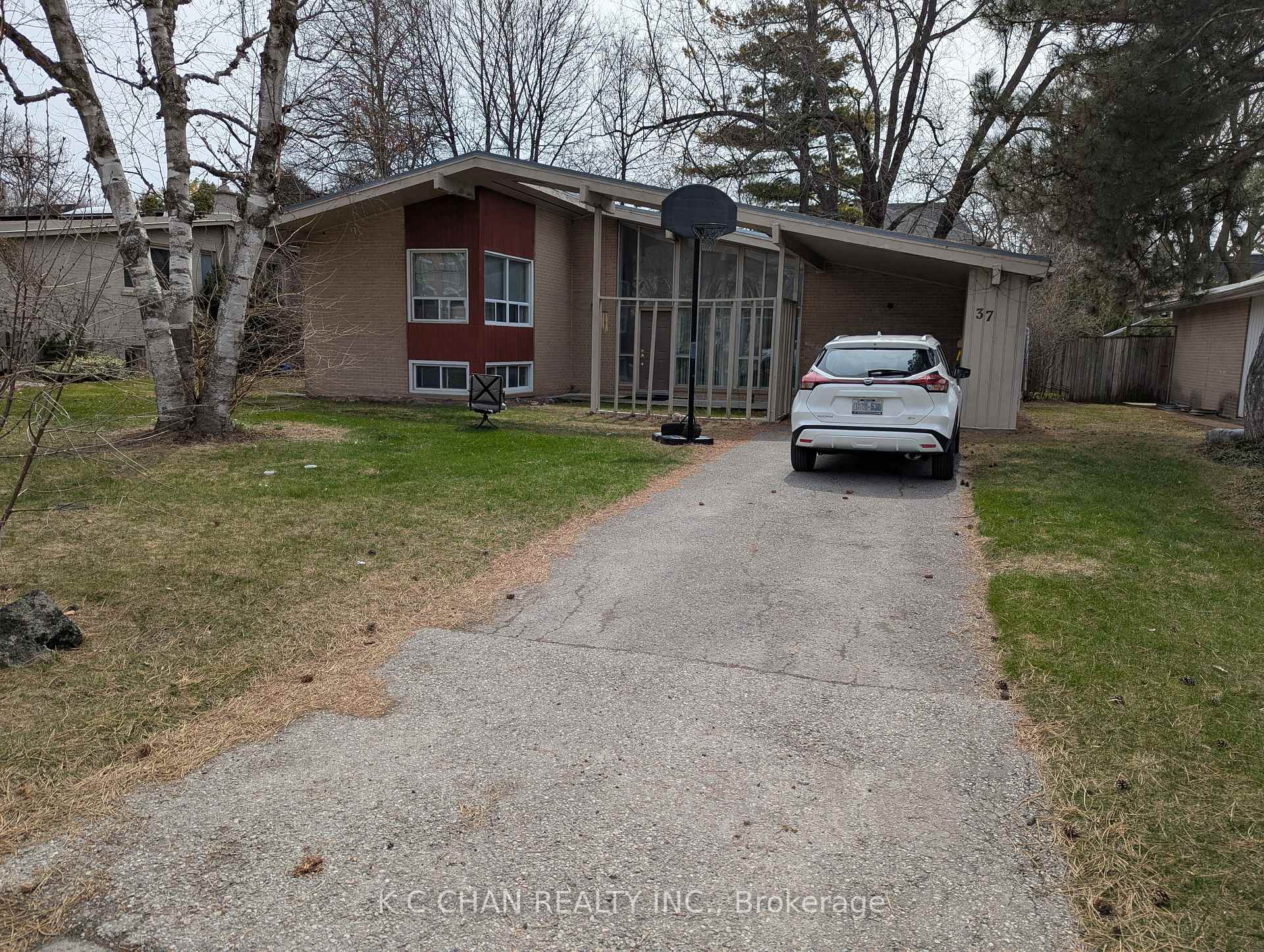 Photo 2 of 37 Grangemill Crescent, North York, Banbury-Don Mills — HOMEH