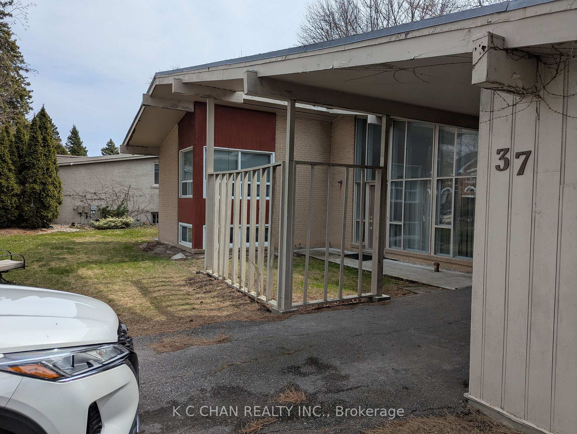 Photo 5 of 37 Grangemill Crescent, North York, Banbury-Don Mills — HOMEH