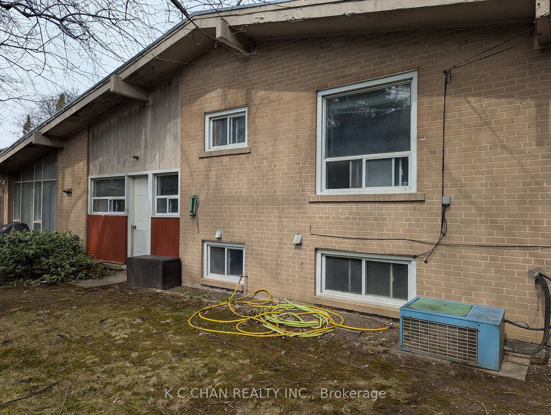 Photo 8 of 37 Grangemill Crescent, North York, Banbury-Don Mills — HOMEH