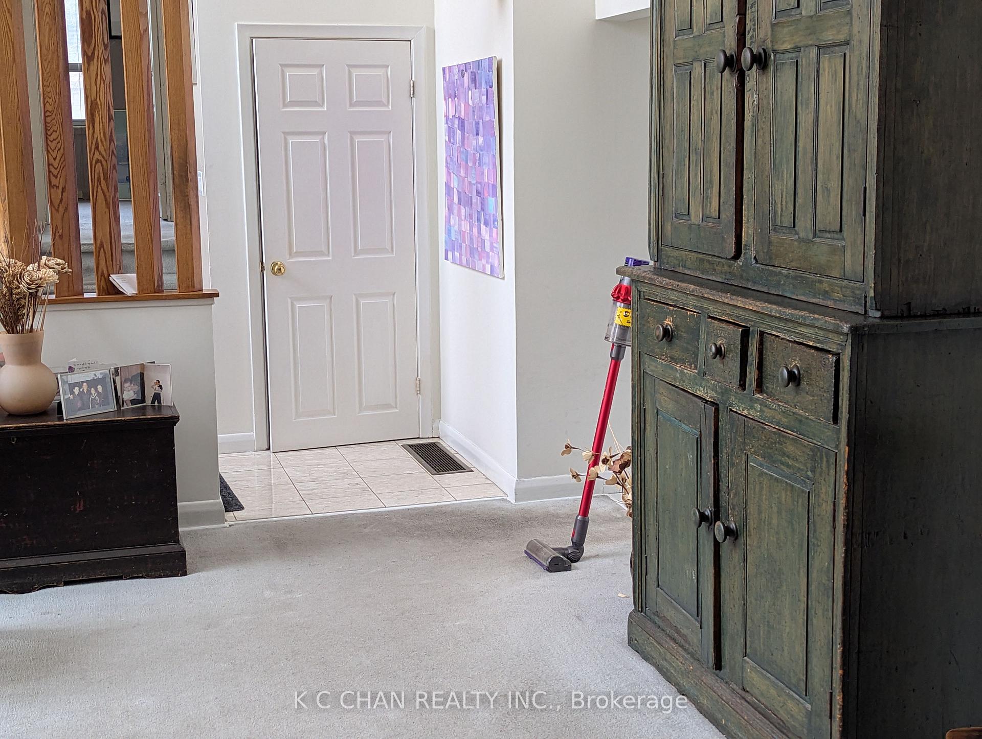 Photo 13 of 37 Grangemill Crescent, North York, Banbury-Don Mills — HOMEH