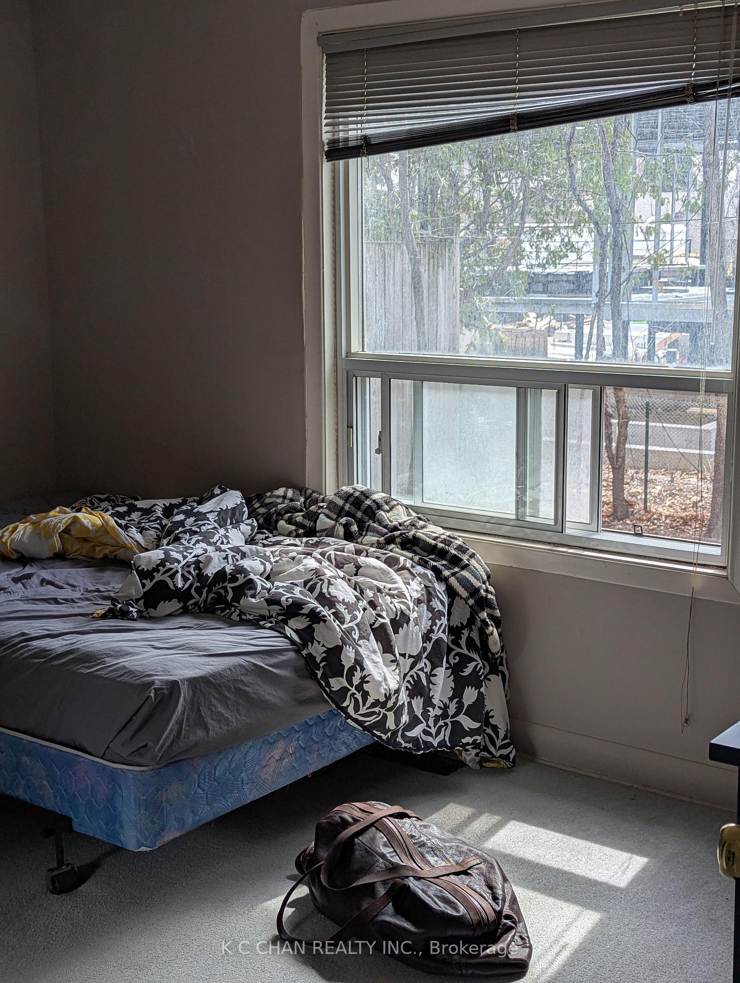 Photo 21 of 37 Grangemill Crescent, North York, Banbury-Don Mills — HOMEH