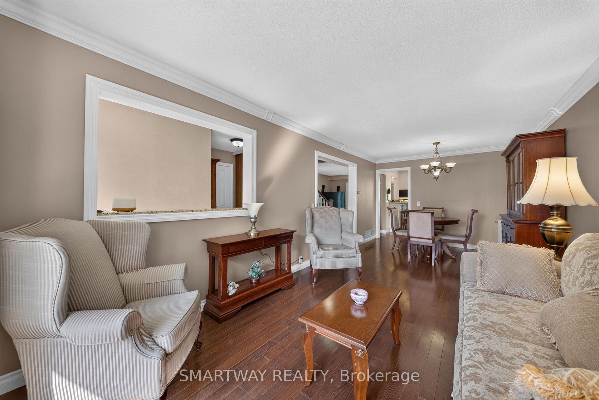 Photo 5 of 102 Rawling Crescent, Brampton, Heart Lake East — HOMEH
