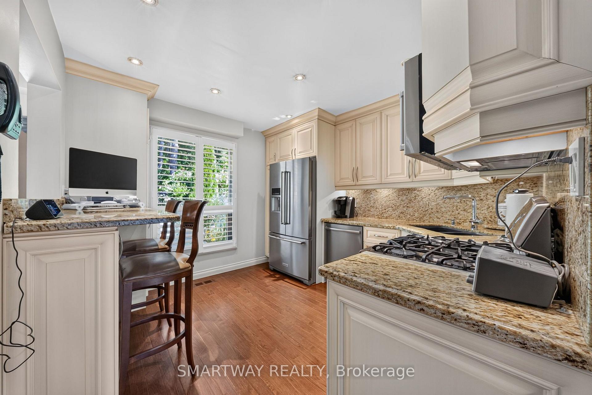 Photo 12 of 102 Rawling Crescent, Brampton, Heart Lake East — HOMEH