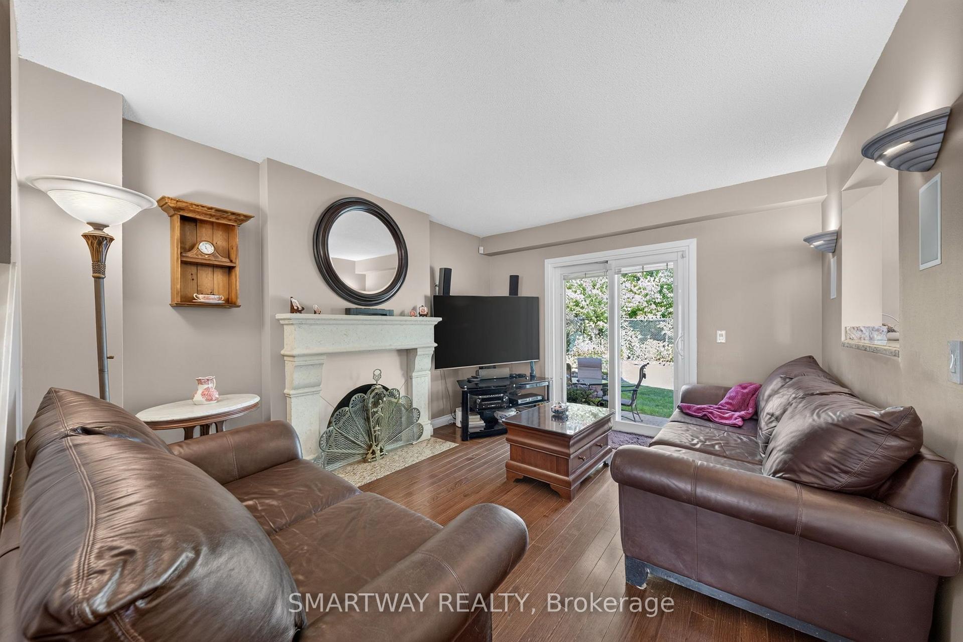 Photo 13 of 102 Rawling Crescent, Brampton, Heart Lake East — HOMEH