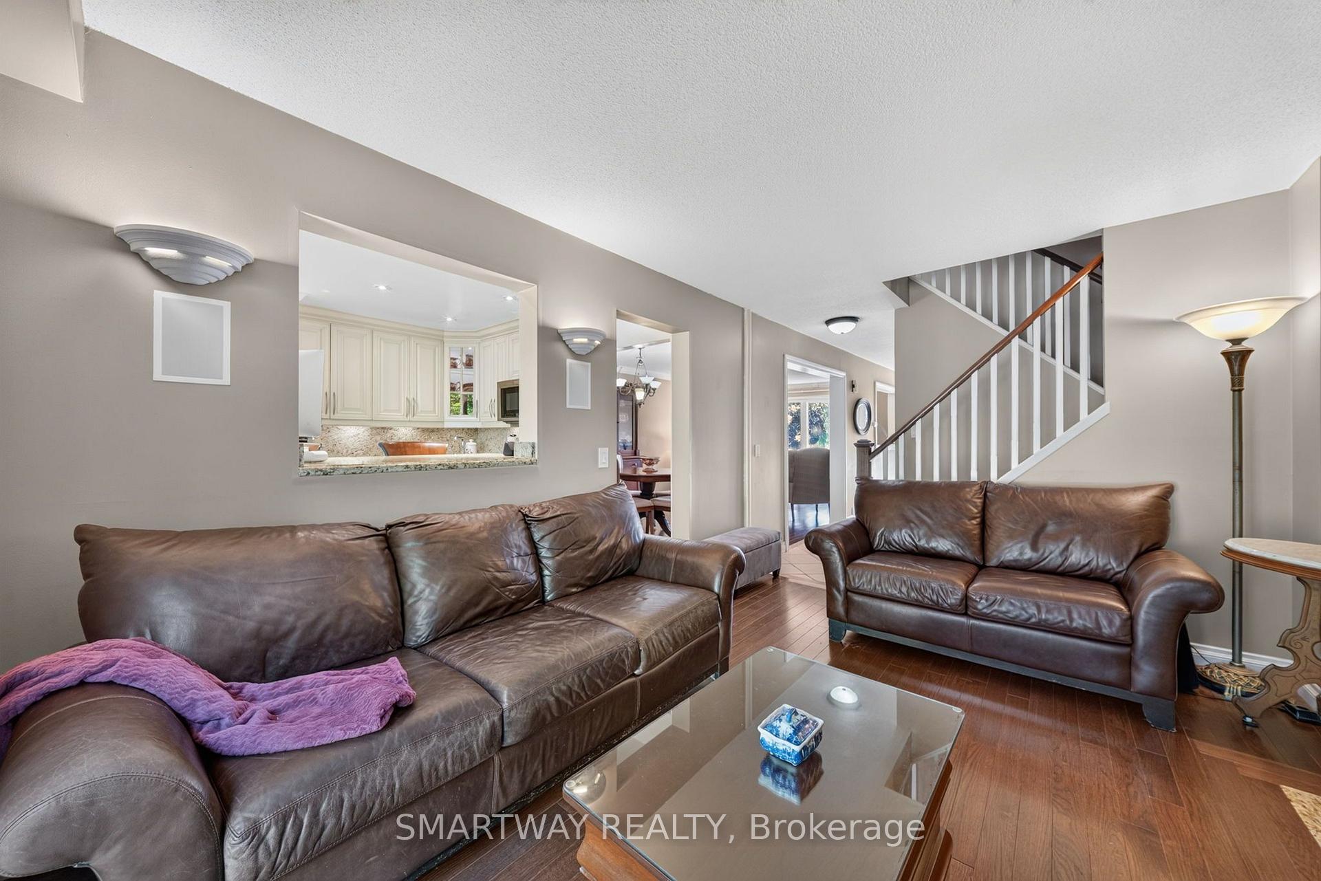 Photo 14 of 102 Rawling Crescent, Brampton, Heart Lake East — HOMEH