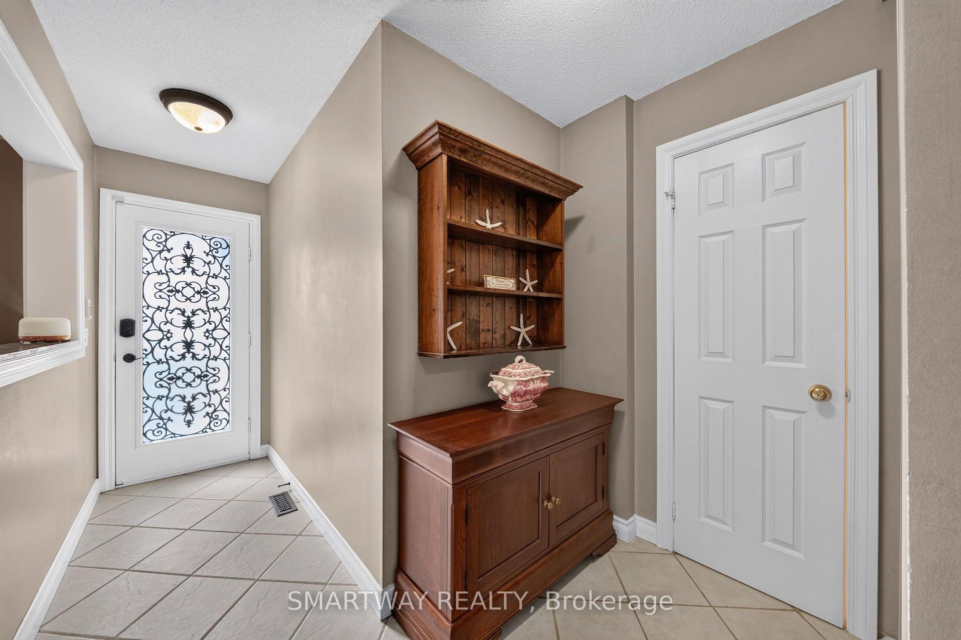 Photo 15 of 102 Rawling Crescent, Brampton, Heart Lake East — HOMEH