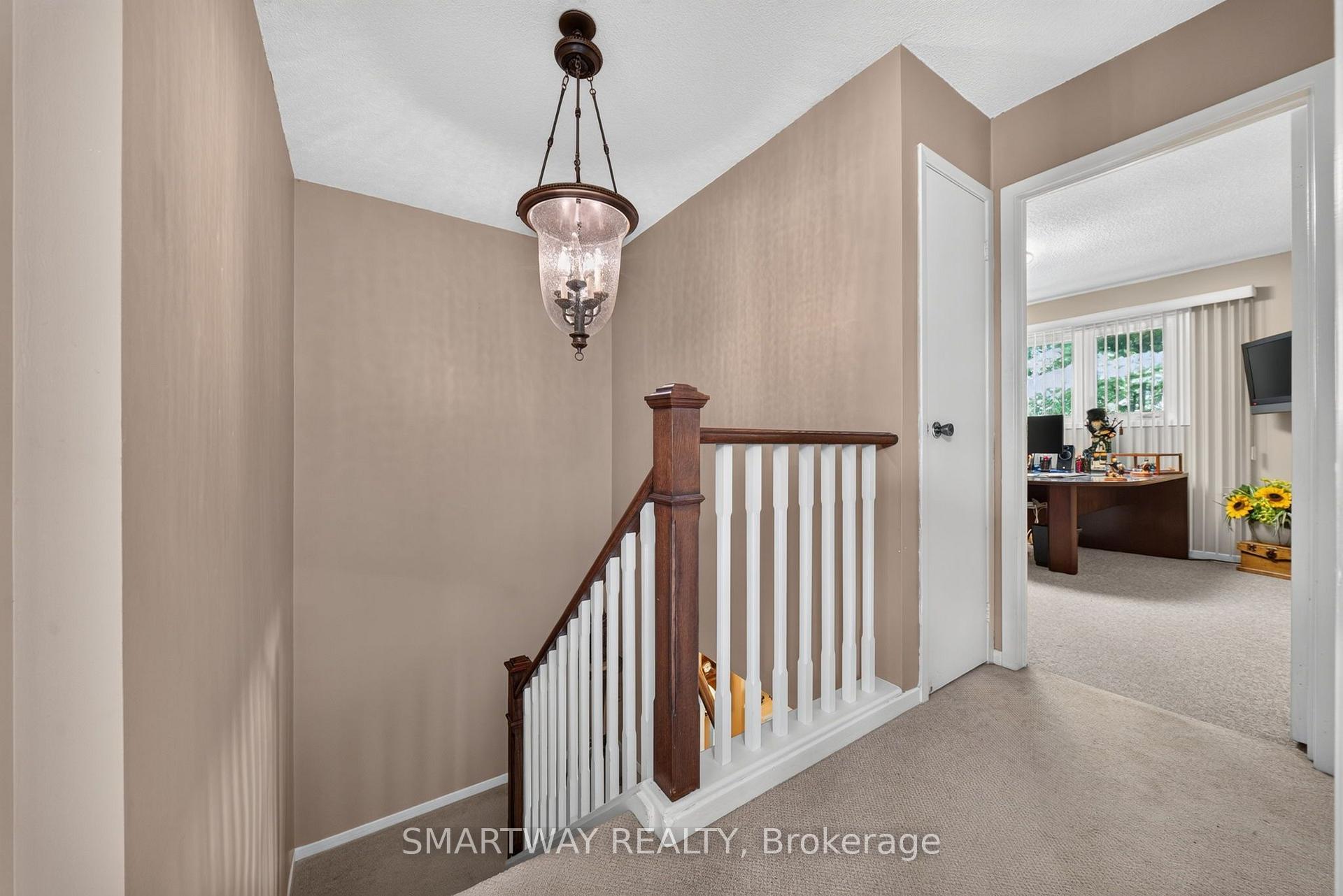 Photo 19 of 102 Rawling Crescent, Brampton, Heart Lake East — HOMEH