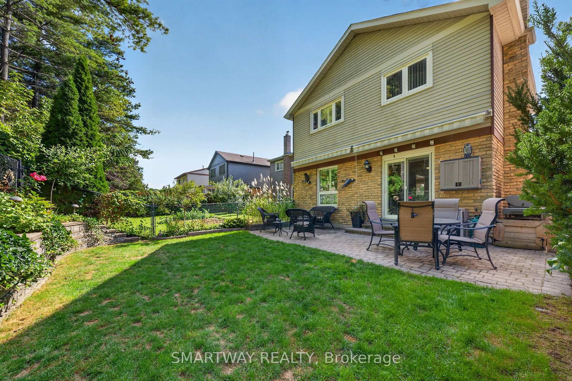 Photo 38 of 102 Rawling Crescent, Brampton, Heart Lake East — HOMEH