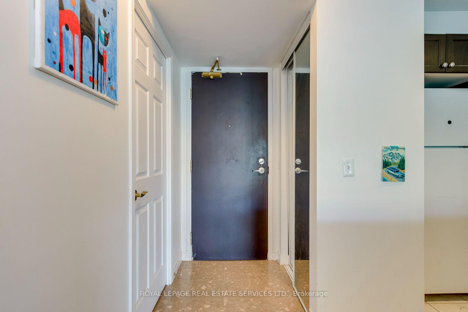 Photo 6 of Unit 2012, 30 Grand Trunk Crescent, Toronto, Waterfront Communities — HOMEH