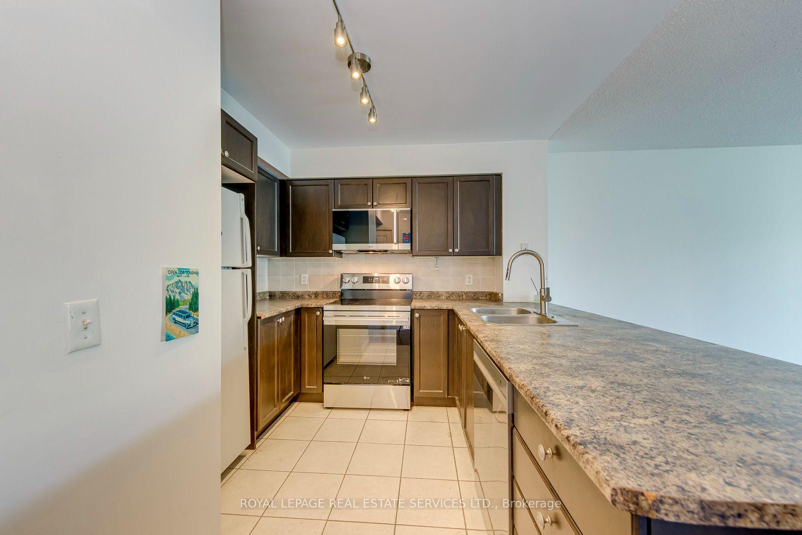 Photo 9 of Unit 2012, 30 Grand Trunk Crescent, Toronto, Waterfront Communities — HOMEH