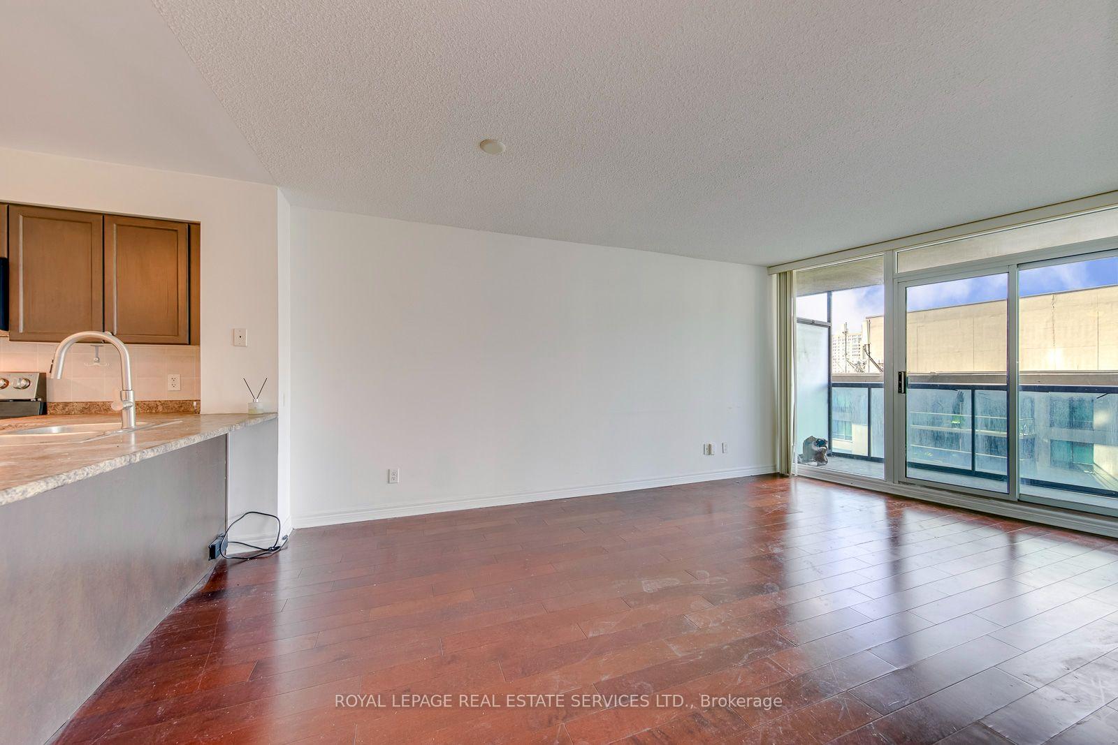 Photo 12 of Unit 2012, 30 Grand Trunk Crescent, Toronto, Waterfront Communities — HOMEH