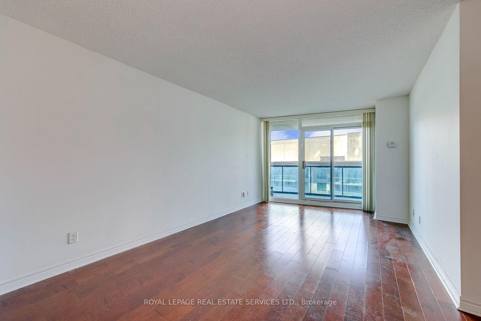 Photo 13 of Unit 2012, 30 Grand Trunk Crescent, Toronto, Waterfront Communities — HOMEH