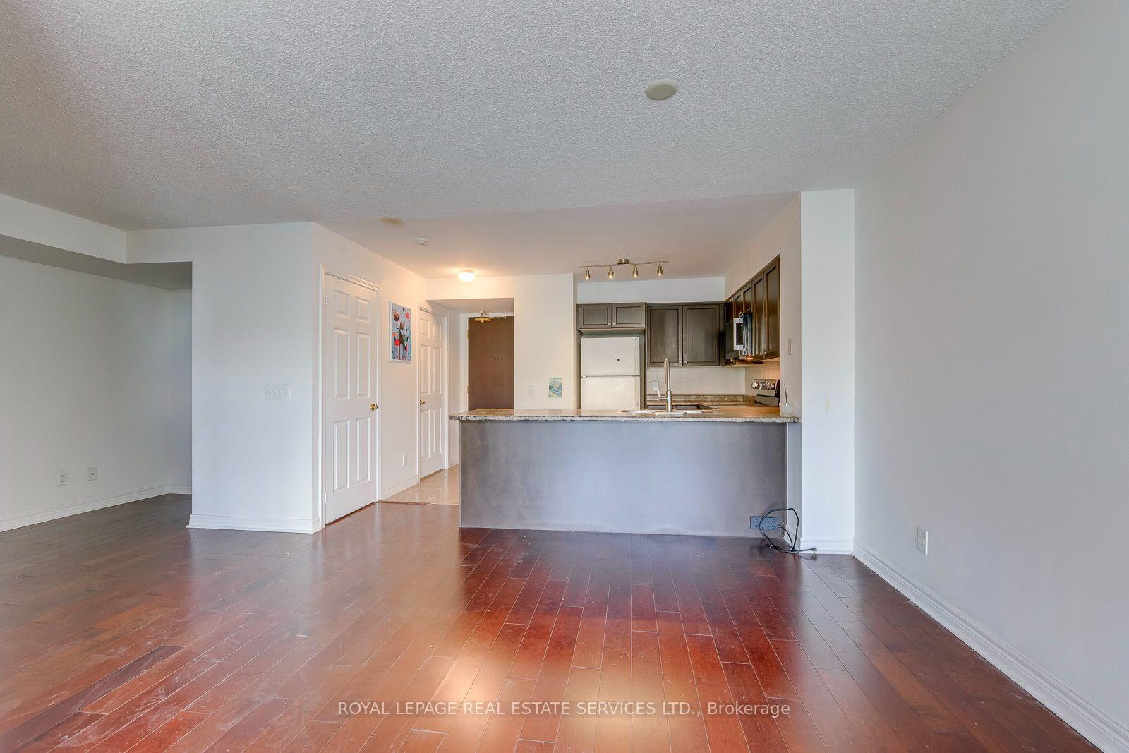 Photo 14 of Unit 2012, 30 Grand Trunk Crescent, Toronto, Waterfront Communities — HOMEH