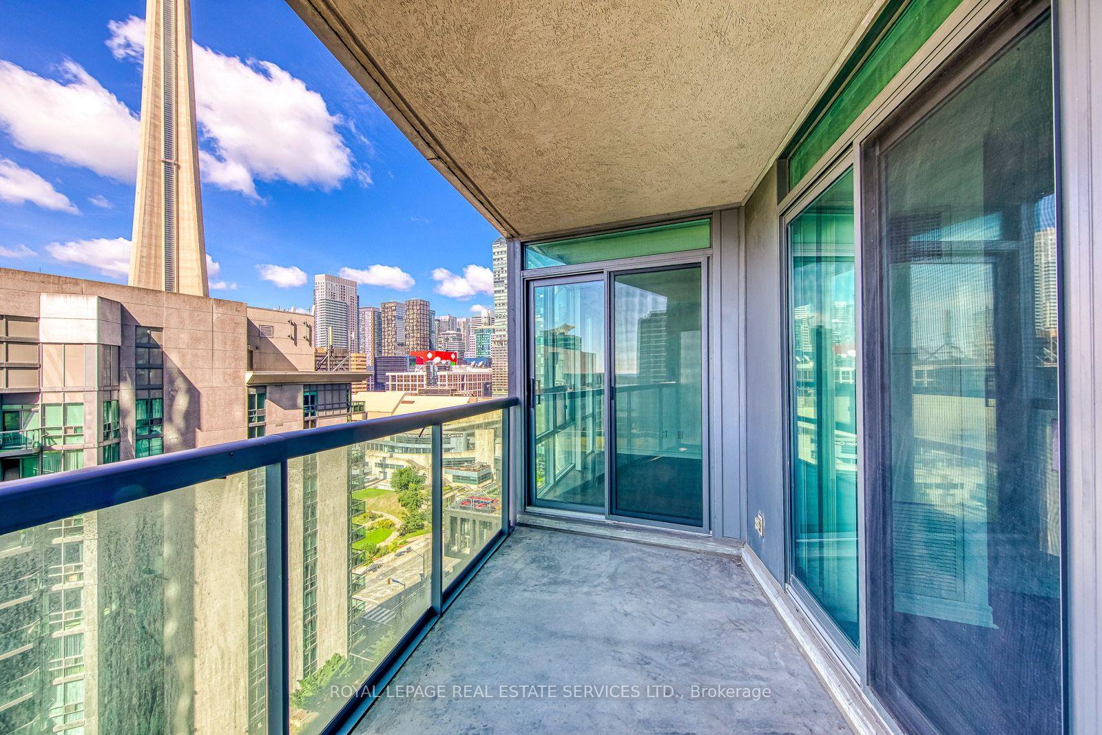 Photo 18 of Unit 2012, 30 Grand Trunk Crescent, Toronto, Waterfront Communities — HOMEH
