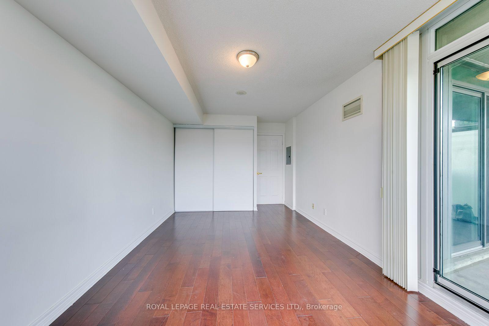 Photo 23 of Unit 2012, 30 Grand Trunk Crescent, Toronto, Waterfront Communities — HOMEH