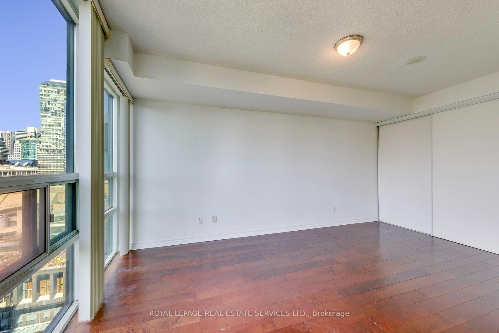 Photo 24 of Unit 2012, 30 Grand Trunk Crescent, Toronto, Waterfront Communities — HOMEH