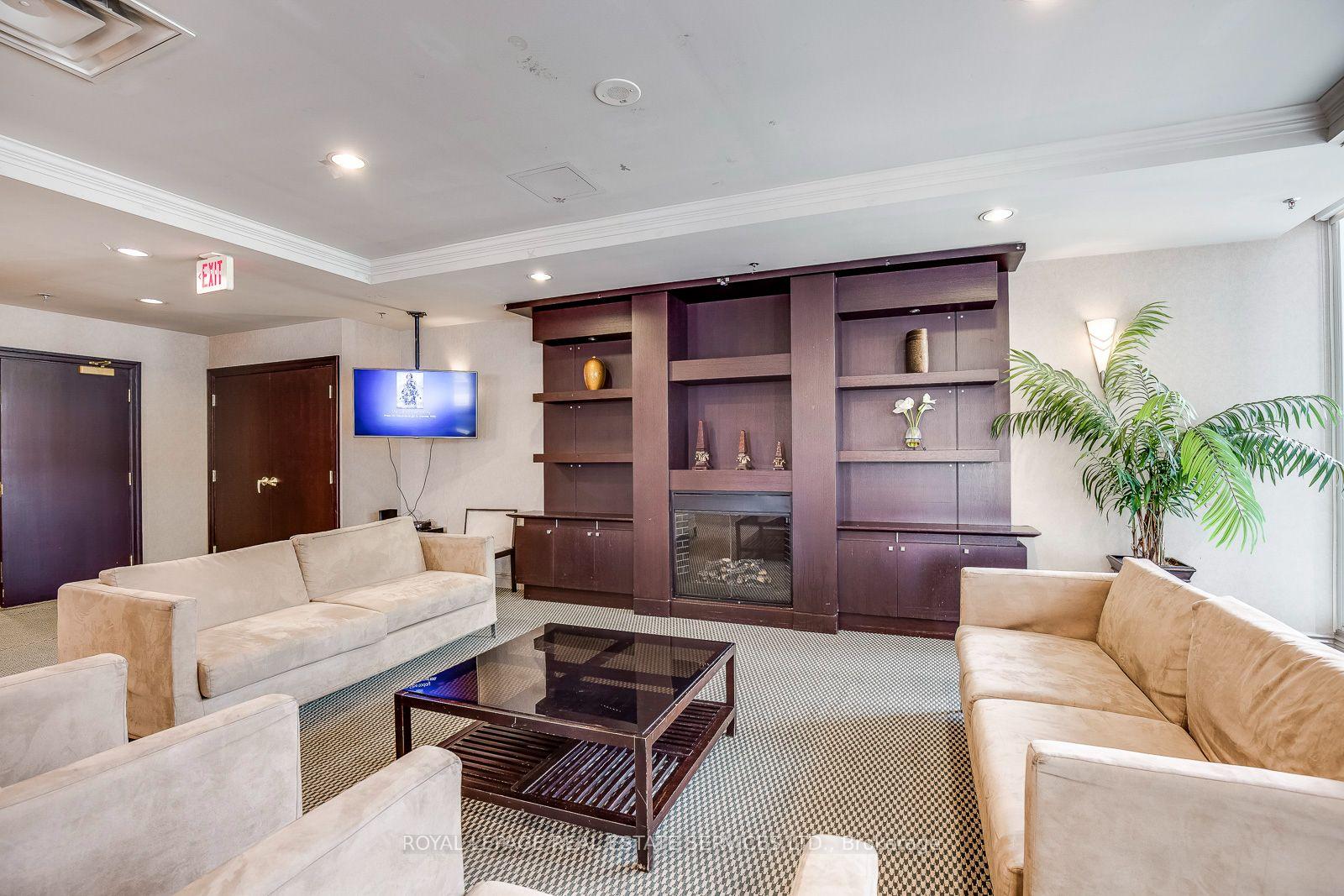 Photo 32 of Unit 2012, 30 Grand Trunk Crescent, Toronto, Waterfront Communities — HOMEH