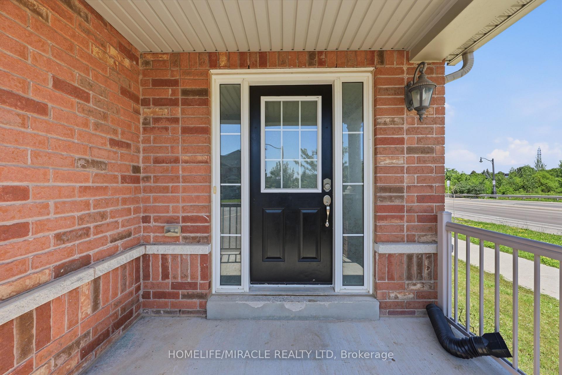 Photo 7 of 15 Mcphail Place, Hamilton, Waterdown — HOMEH