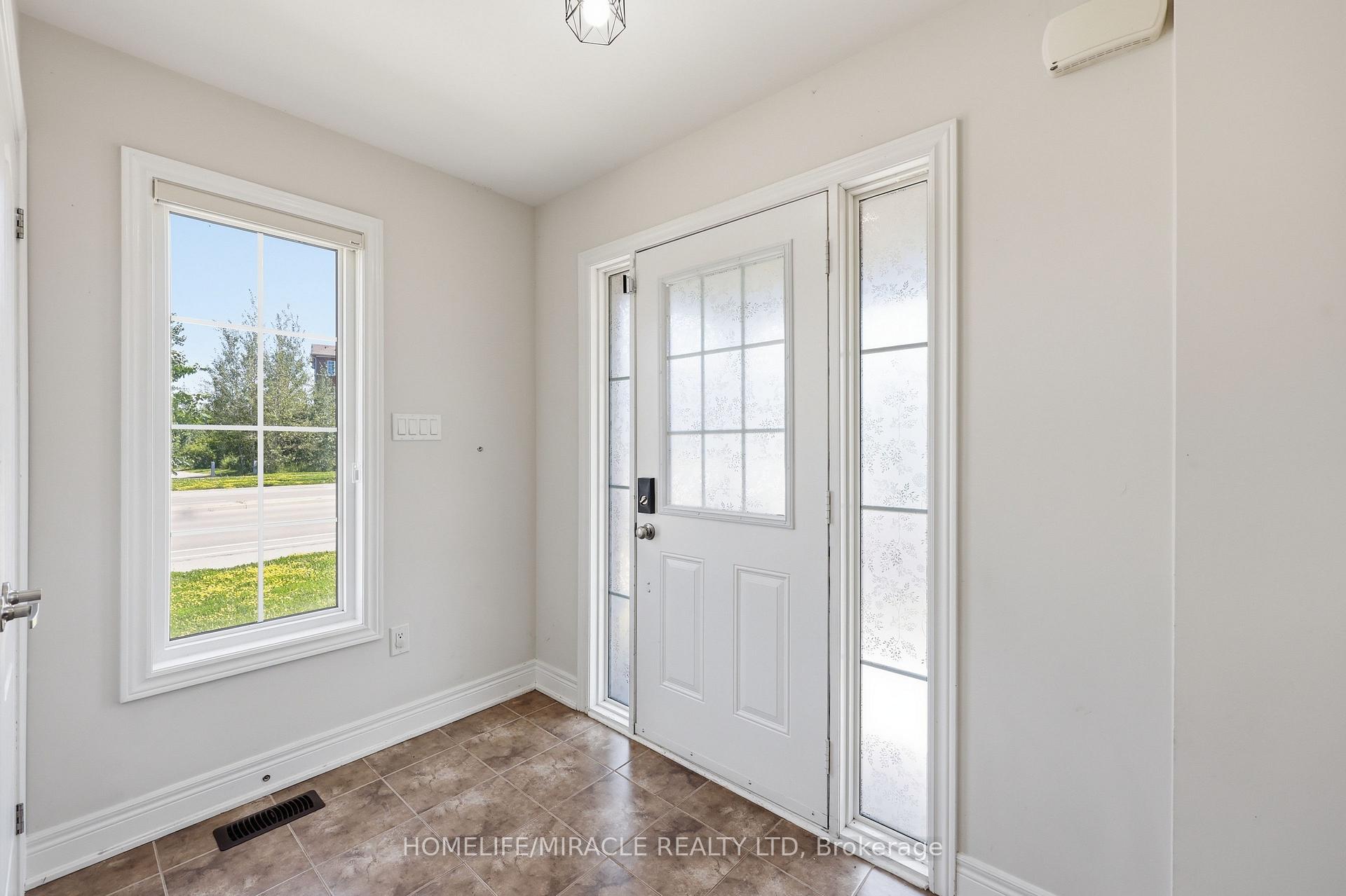 Photo 8 of 15 Mcphail Place, Hamilton, Waterdown — HOMEH