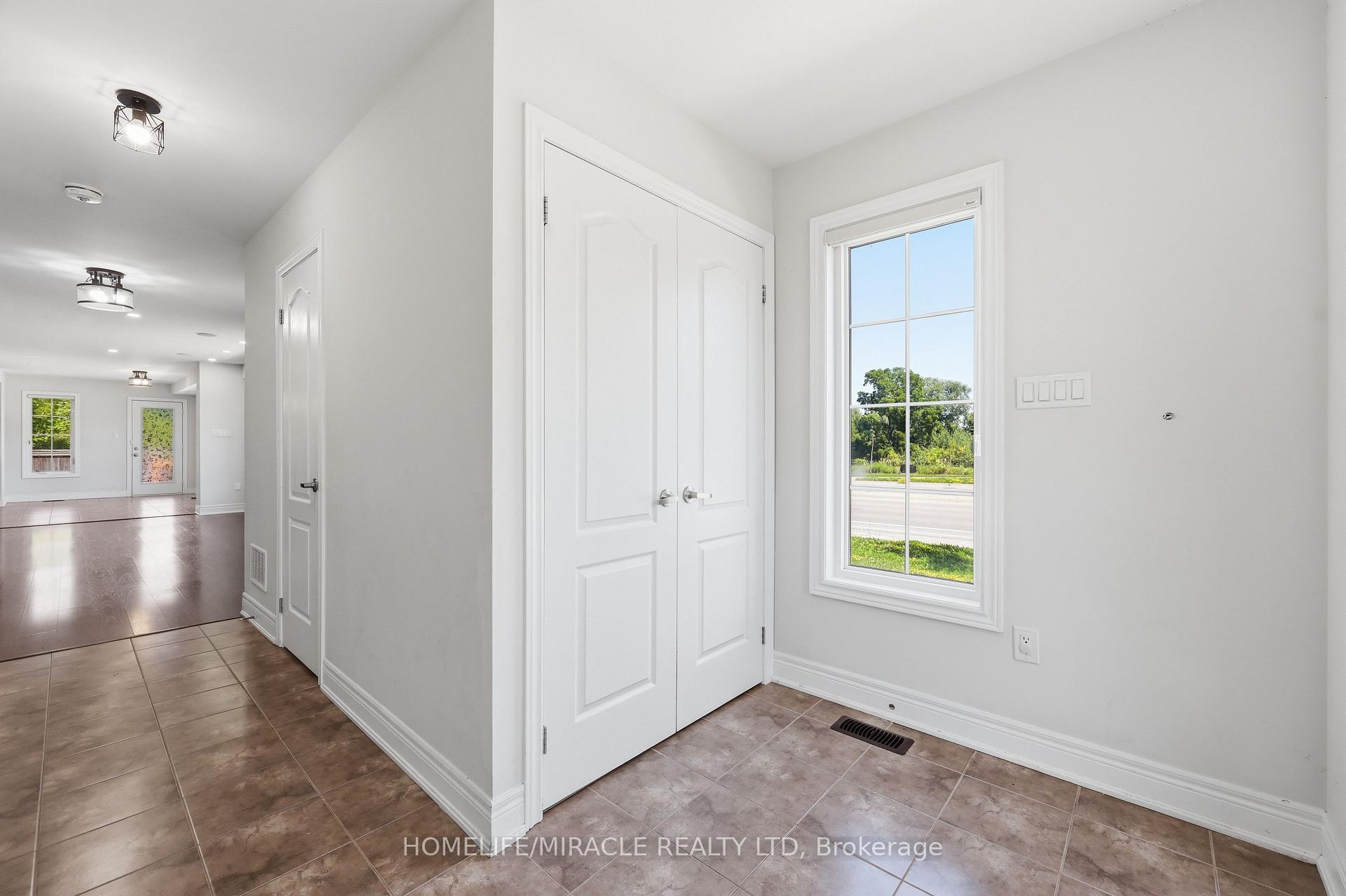 Photo 9 of 15 Mcphail Place, Hamilton, Waterdown — HOMEH