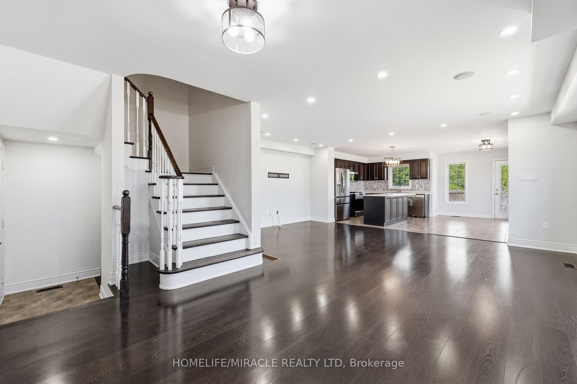 Photo 10 of 15 Mcphail Place, Hamilton, Waterdown — HOMEH