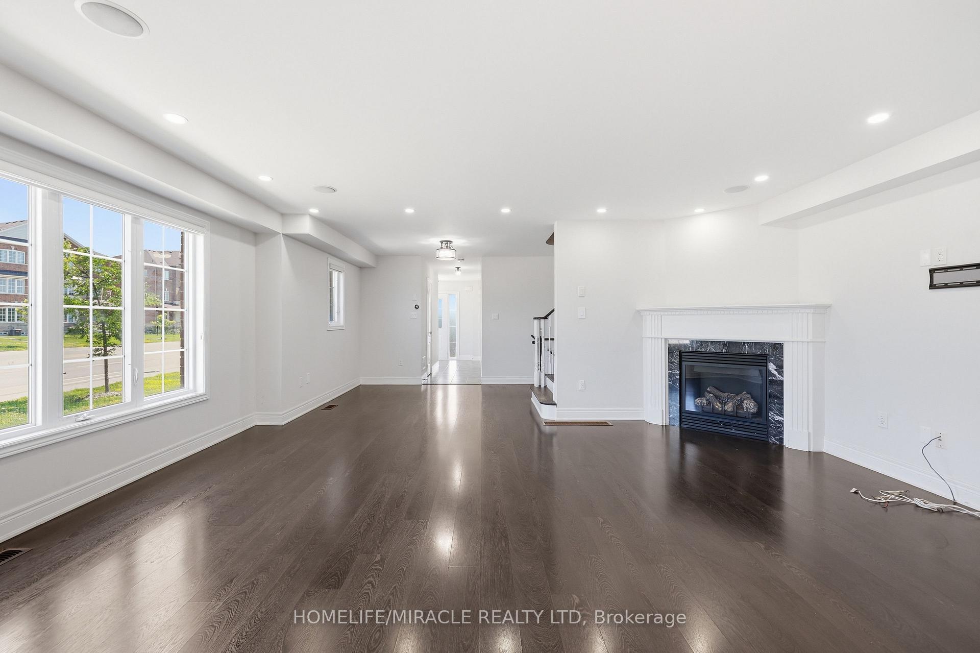 Photo 12 of 15 Mcphail Place, Hamilton, Waterdown — HOMEH