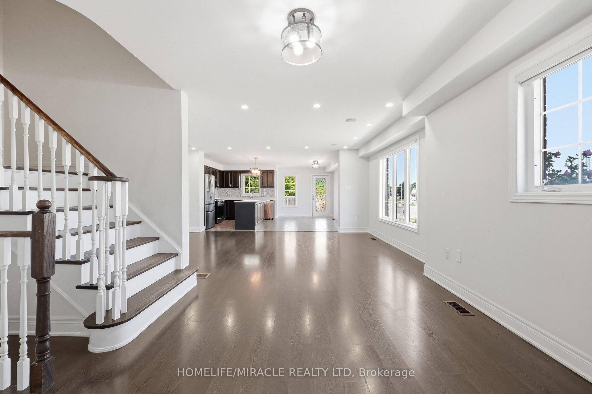 Photo 21 of 15 Mcphail Place, Hamilton, Waterdown — HOMEH