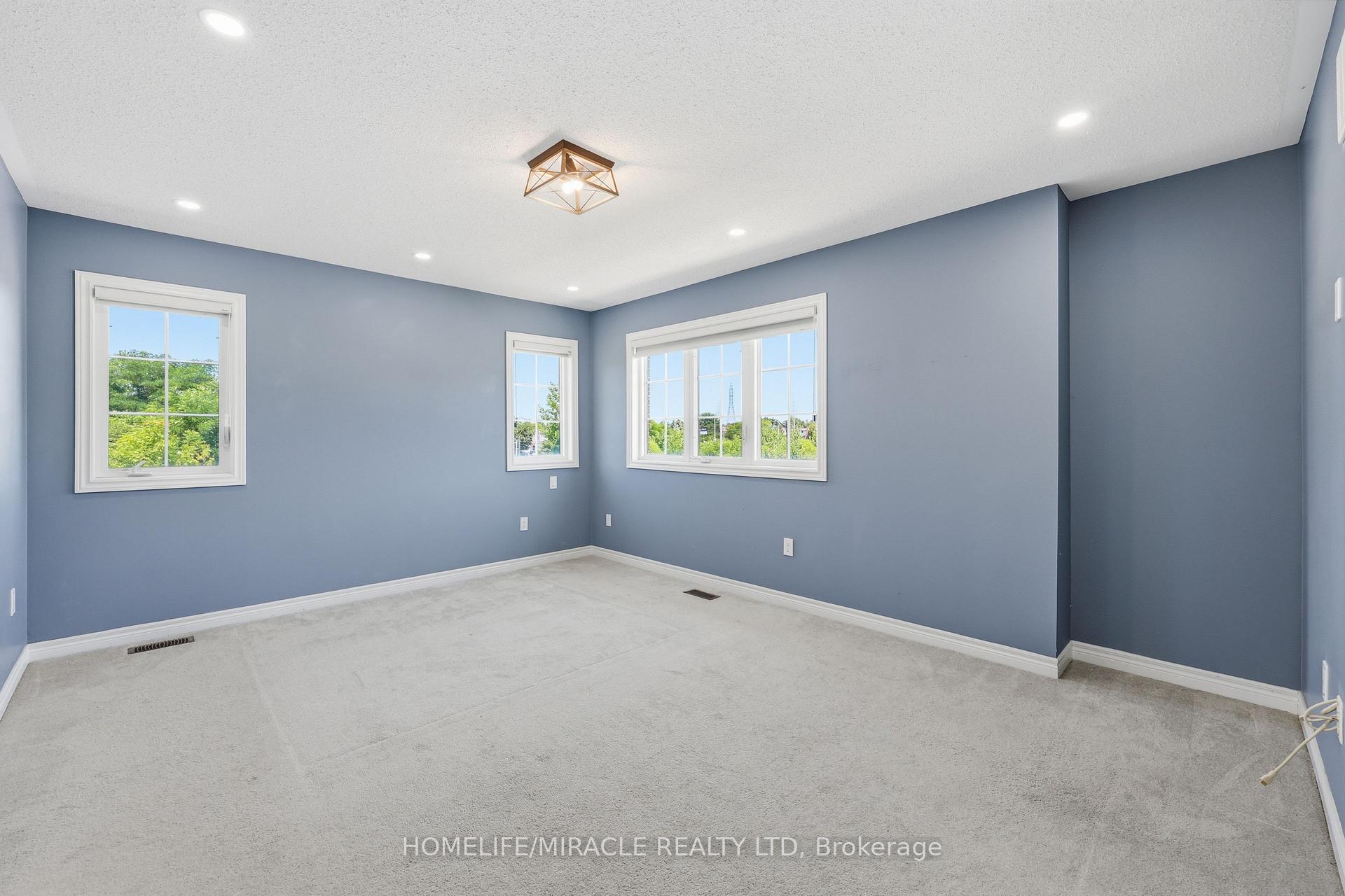 Photo 26 of 15 Mcphail Place, Hamilton, Waterdown — HOMEH