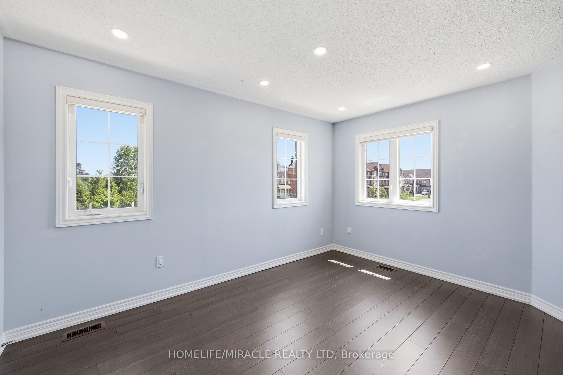 Photo 29 of 15 Mcphail Place, Hamilton, Waterdown — HOMEH
