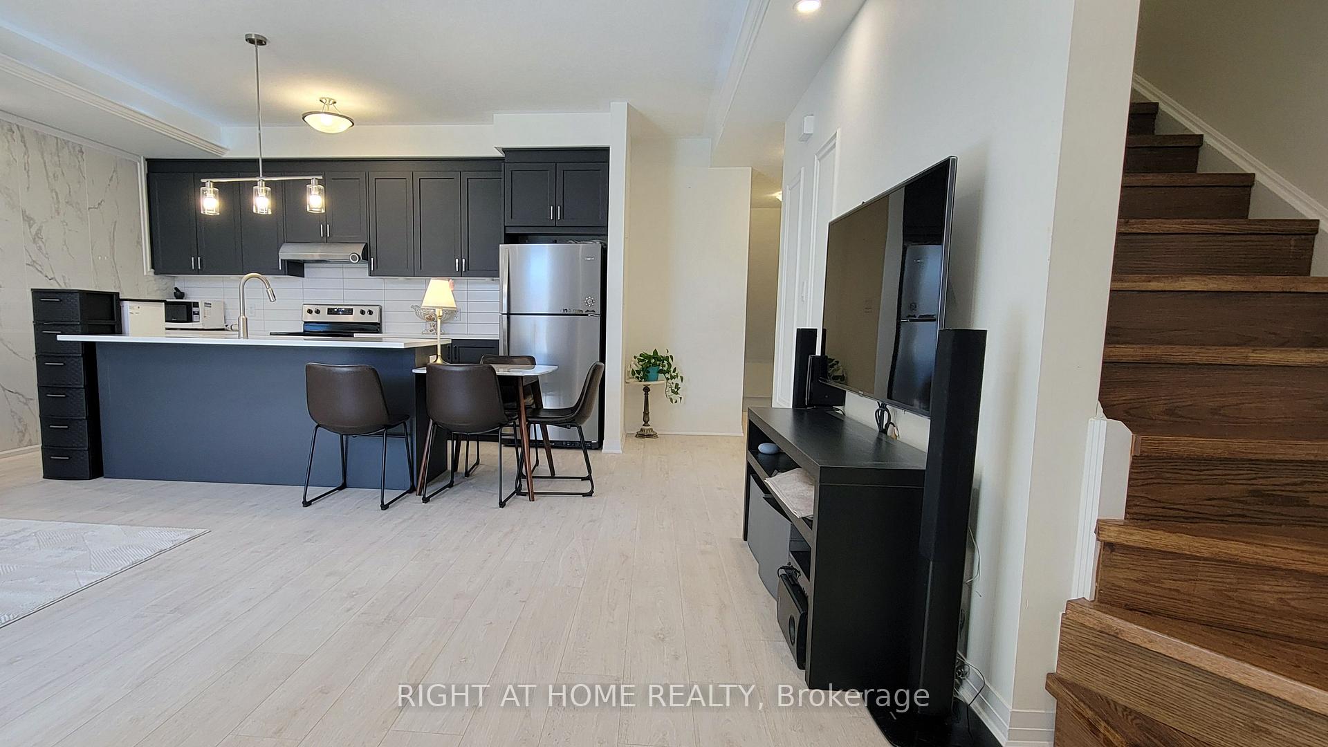 Photo 7 of Unit 12, 142 Foamflower Place, Waterloo, Columbia Forest/Clair Hills — HOMEH