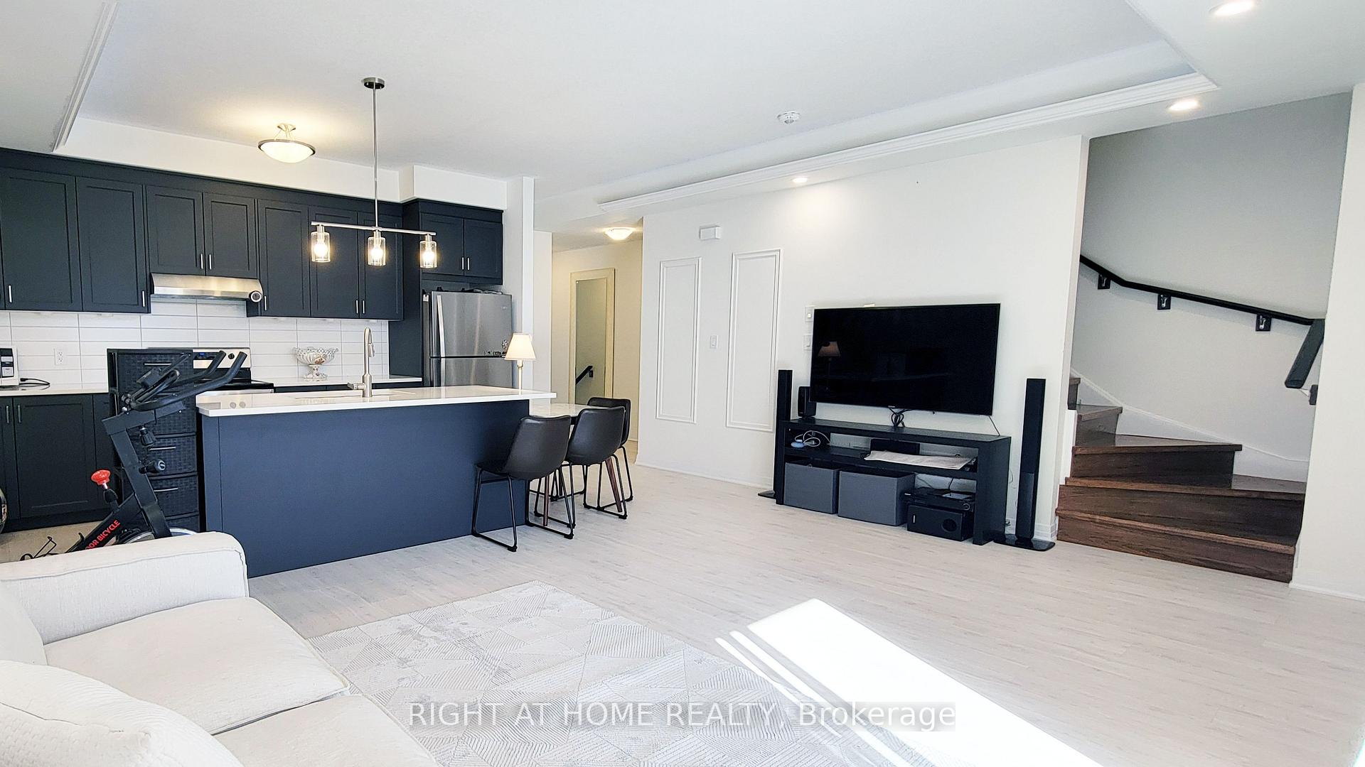 Photo 9 of Unit 12, 142 Foamflower Place, Waterloo, Columbia Forest/Clair Hills — HOMEH
