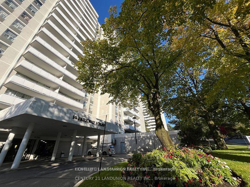 Front of Unit 1702, 10 Parkway Forest Drive