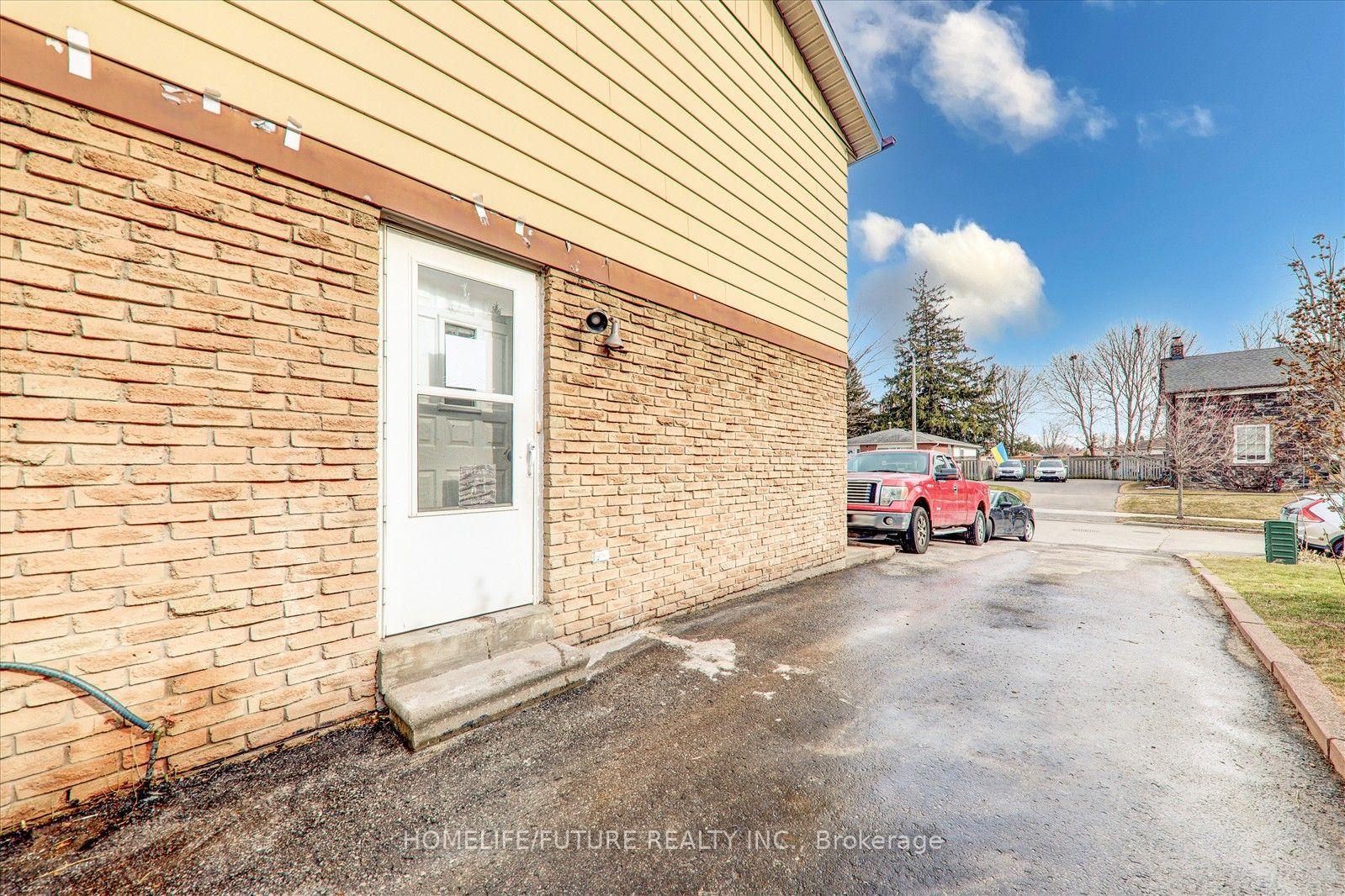 Photo 6 of Unit Bsmt, 97 Dunsfold Drive, Scarborough, Malvern — HOMEH