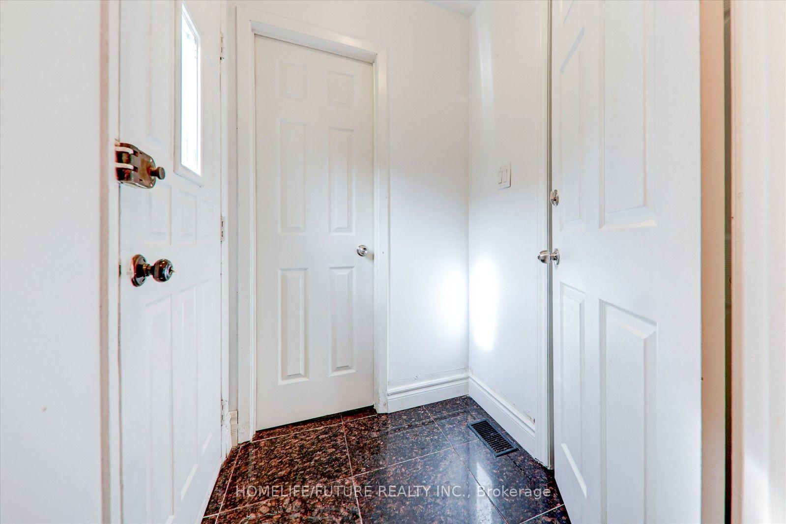 Photo 7 of Unit Bsmt, 97 Dunsfold Drive, Scarborough, Malvern — HOMEH
