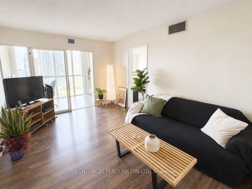 Photo 2 of Unit 2006, 285 Enfield Place, Mississauga, City Centre — HOMEH