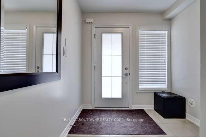 Photo 4 of 2435 Greenwich Drive, Oakville, Westmount — HOMEH