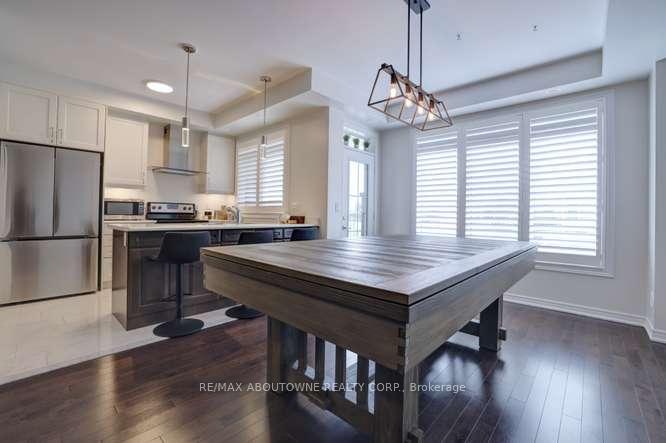Photo 8 of 2435 Greenwich Drive, Oakville, Westmount — HOMEH