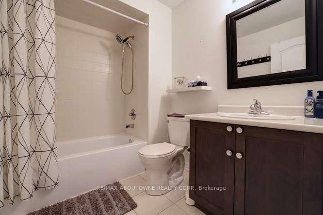 Photo 16 of 2435 Greenwich Drive, Oakville, Westmount — HOMEH