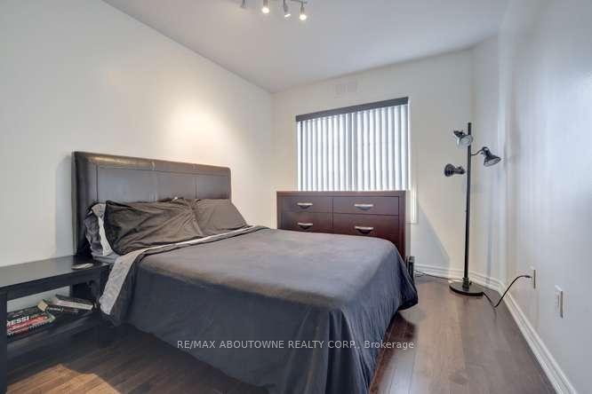 Photo 17 of 2435 Greenwich Drive, Oakville, Westmount — HOMEH