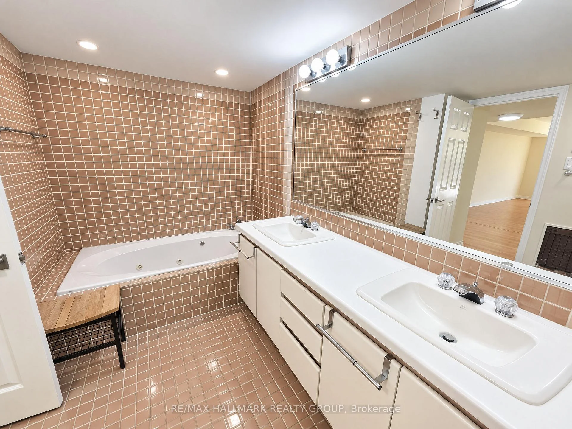 Photo 44 of Unit 77, 263 Botanica Private, Ottawa, Civic Hospital — HOMEH