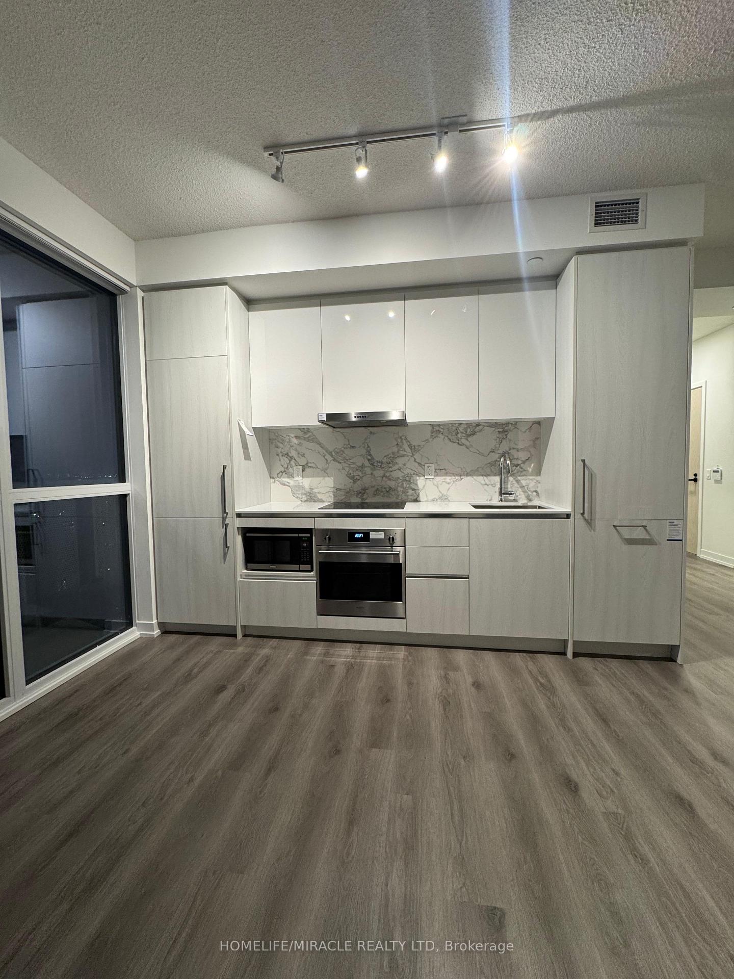 Photo 18 of Unit 2012, 2250 commerce Street, Vaughan, Vaughan Corporate Centre — HOMEH